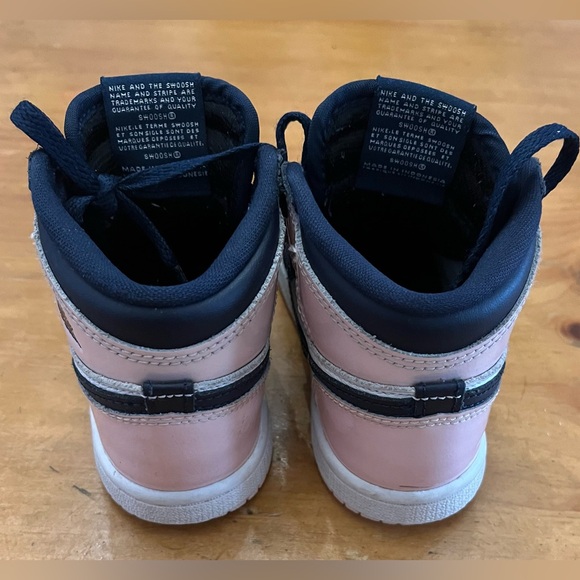 Nike Air Jordan 1 High OG Atmosphere/Bubble Gum CU0450-641 Child Shoe 9C - Picture 8 of 10